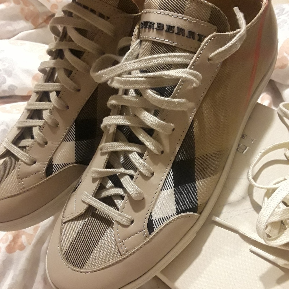 Burberry Sneakers Hartfields house check low top